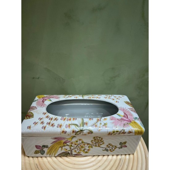 Tissue Box w/ Lid    Spring
