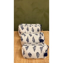 White,Blue Shells Toiletry Bags S/3 